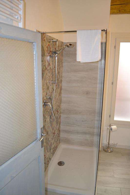 Superior Triple Room image 4