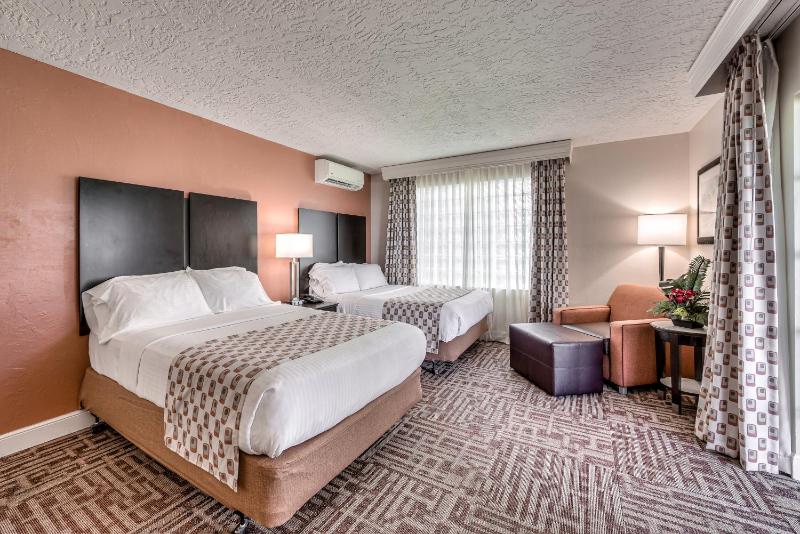 Double Room with Two Double Beds, Balcony and Pool View image 2