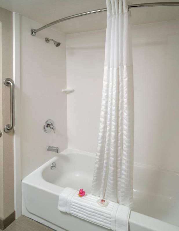 Double Suite with Two Double Beds - Accessible/Non-Smoking image 3