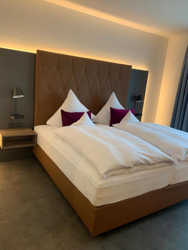 Deluxe Double Room image 2