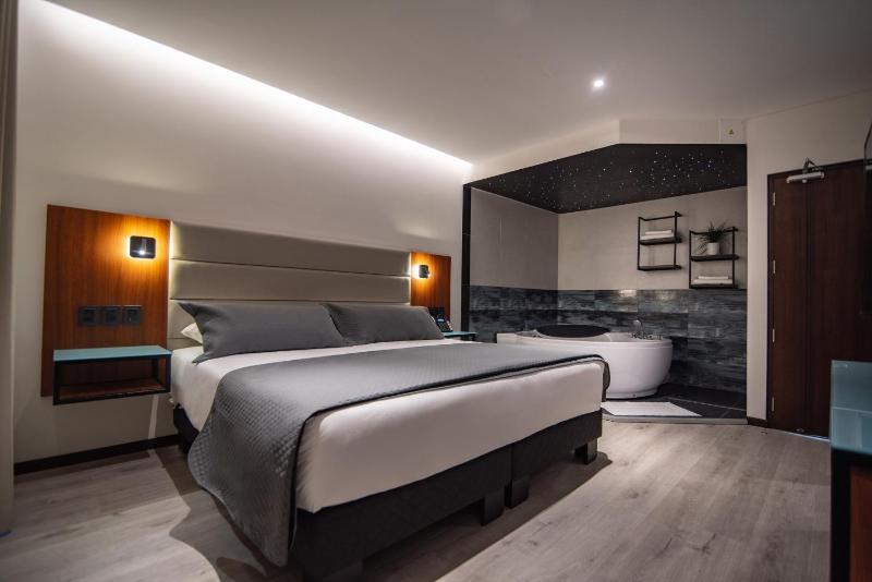 Mitru Express Hotel - image 15