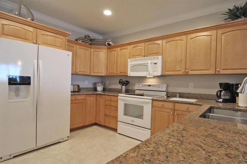 806 Harborview Grande - image 30