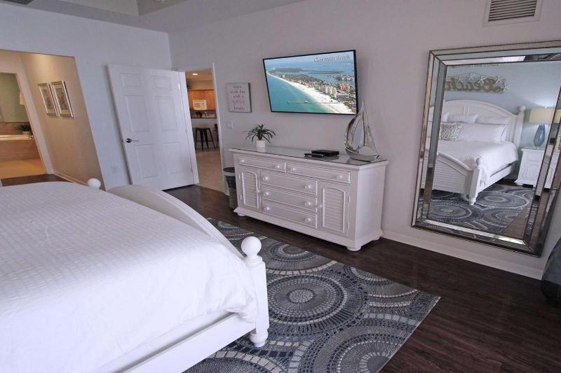 806 Harborview Grande - image 37