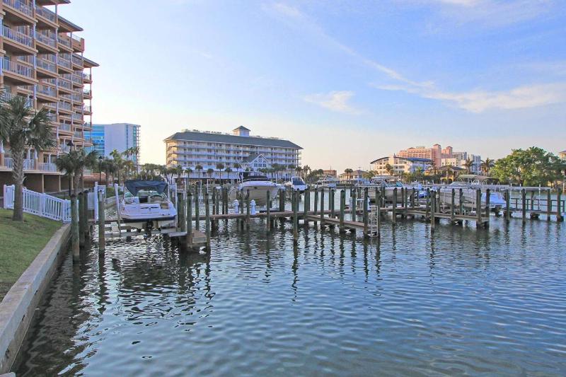 806 Harborview Grande - image 33