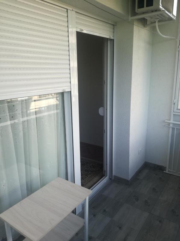 One-Bedroom Apartment image 3