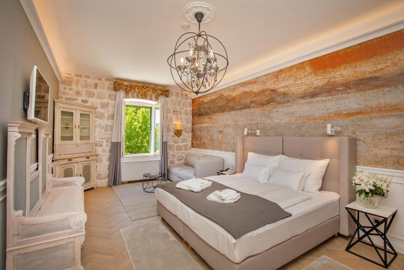 Luxury Suite - First Floor image 1