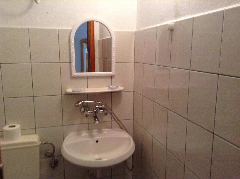 Twin Room image 2