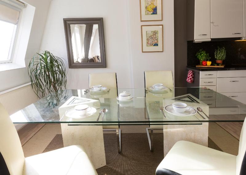 One-Bedroom Apartment image 2