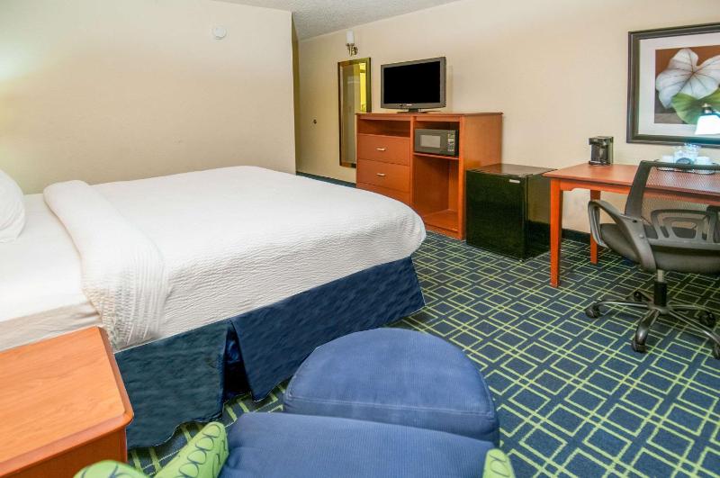 Standard King Room - Non-Smoking  image 1