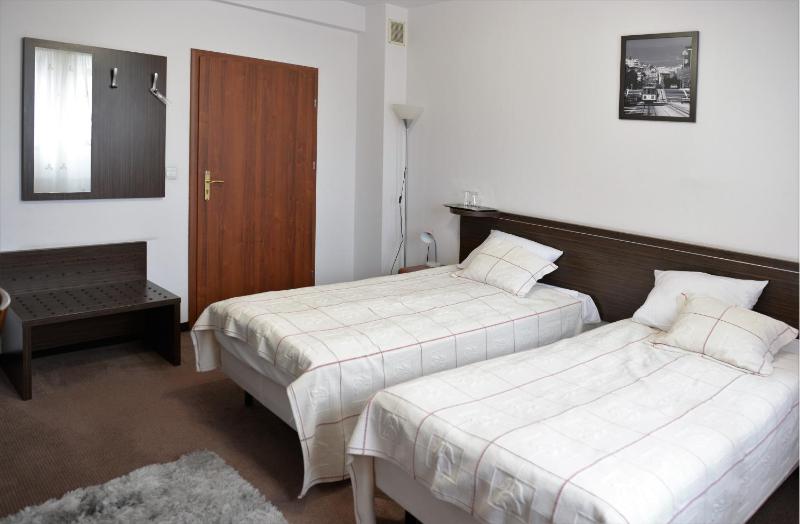 Double Room image 4