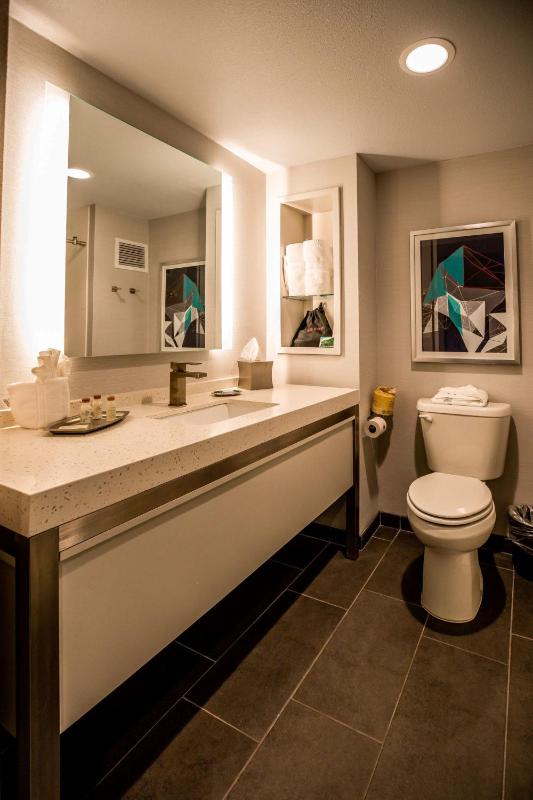 Executive King Room image 3