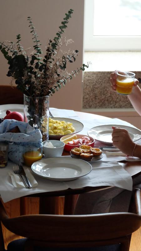 One-Bedroom Apartment with Sea View image 4