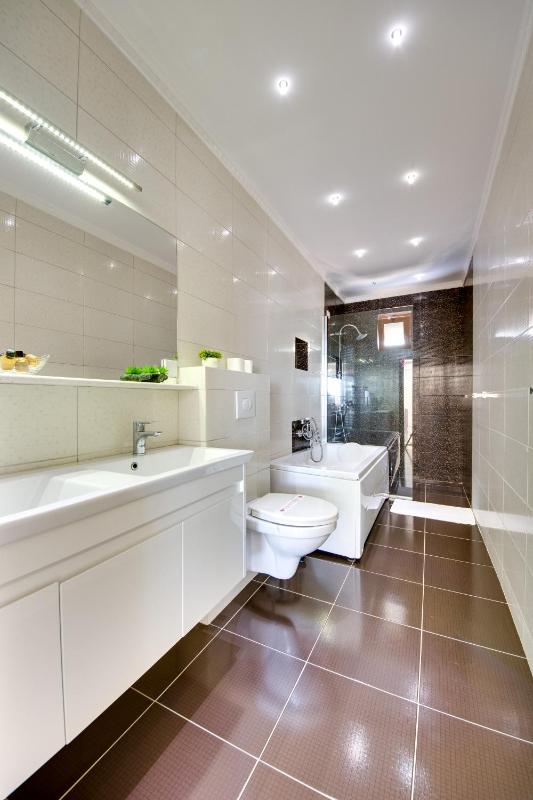 Two-Bedroom Apartment with Balcony image 3