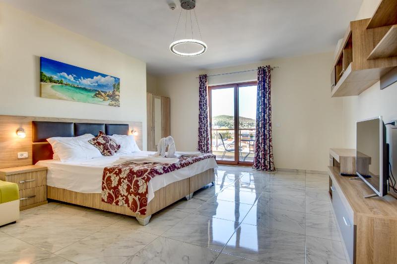 Two-Bedroom Apartment with Balcony image 4