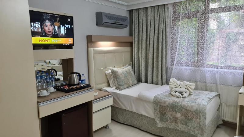 Triple Room image 3