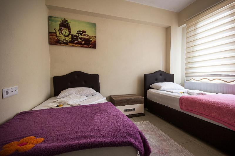 Double Room with Private Bathroom image 2