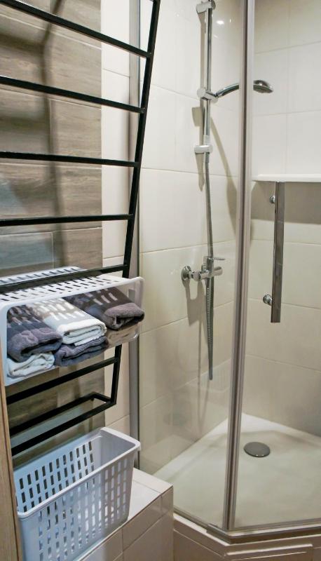 Small Double or Twin Room image 3