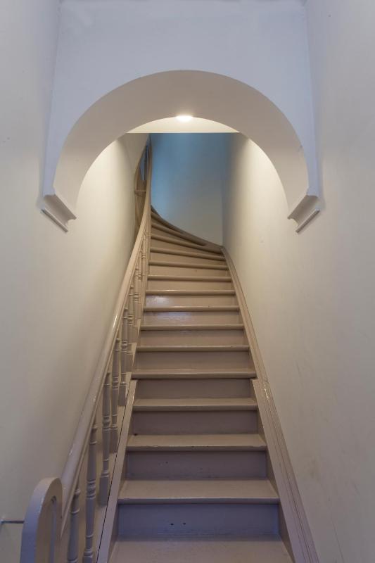 One-Bedroom Apartment image 1