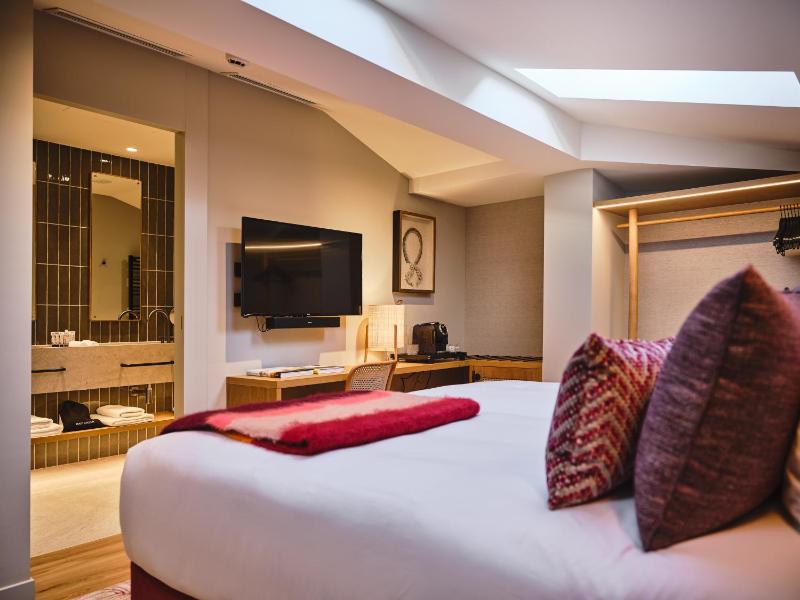Double Room image 4