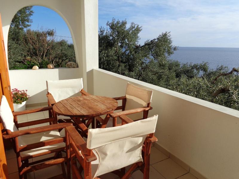 Family Room with Sea View image 2