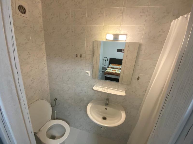 Economy Double or Twin Room image 2