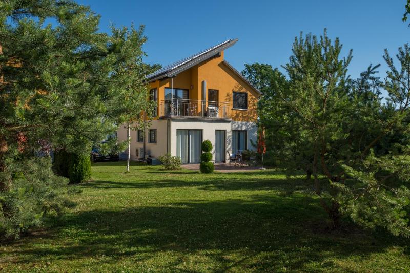 Three-Bedroom House image 4