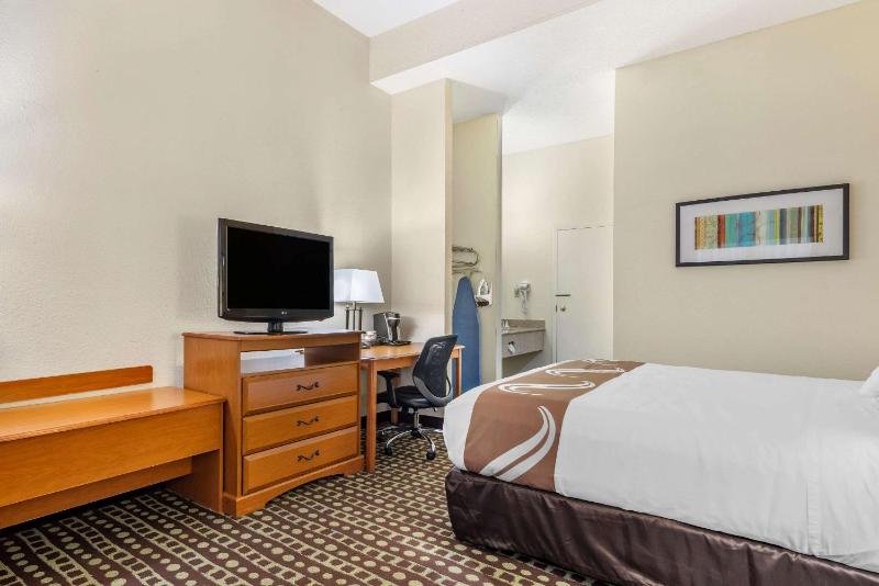 King Room - Non-Smoking image 2