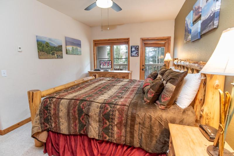 Riverbend Snowflake Lift Condo: Ski-In Ski-Out - image 11