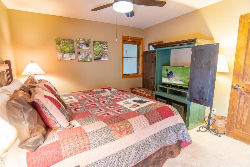 Riverbend Snowflake Lift Condo: Ski-In Ski-Out - image 19