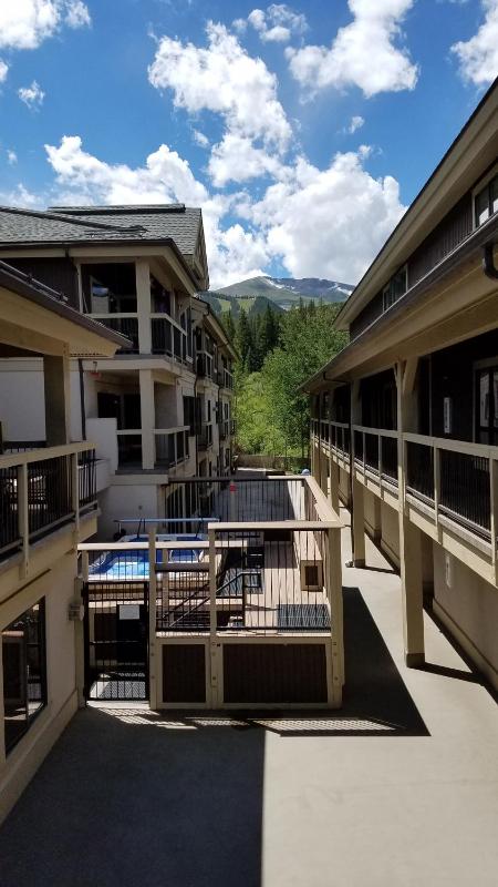 Riverbend Snowflake Lift Condo: Ski-In Ski-Out - image 12