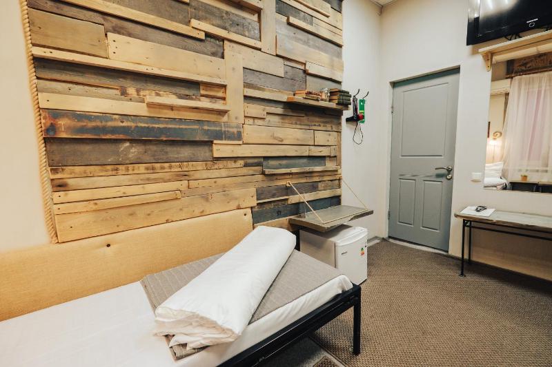 Standard Twin Room image 2