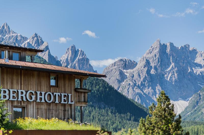 Berghotel - Sexten Images