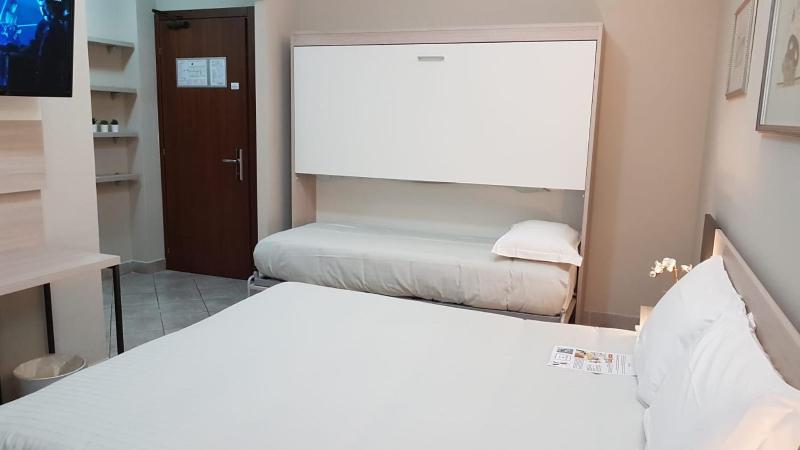 Triple Room image 2