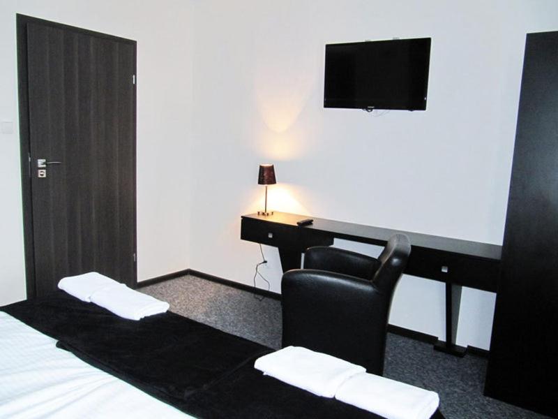 Superior Twin Room image 4