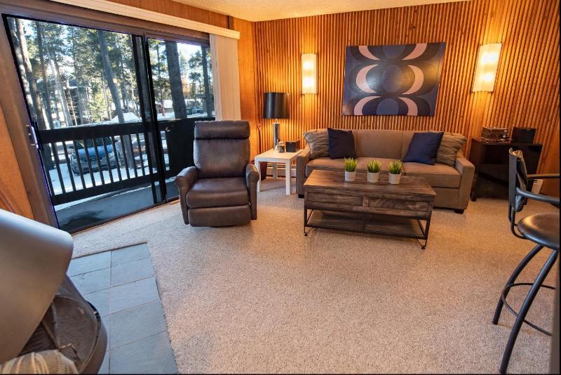 Peak 8 Village Getaway Condo: On Shuttle Route - image 15