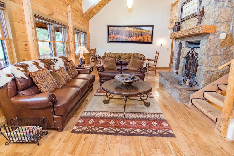 Bear Creek Mining Lodge: Mountain Style Hot Tub - image 33