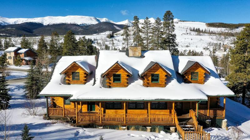 Bear Creek Mining Lodge: Mountain Style Hot Tub - image 21