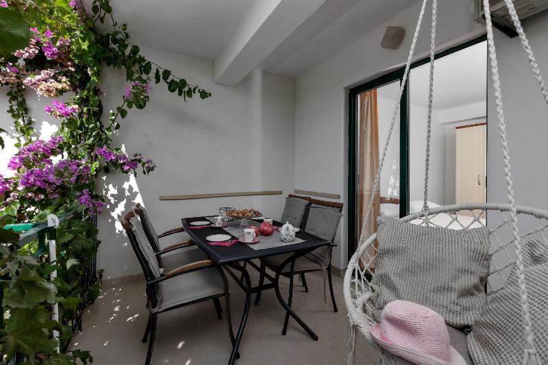 Apartment with Sea View image 4