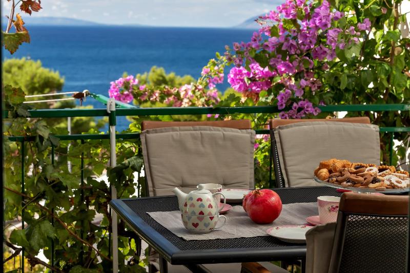 Apartment with Sea View image 3