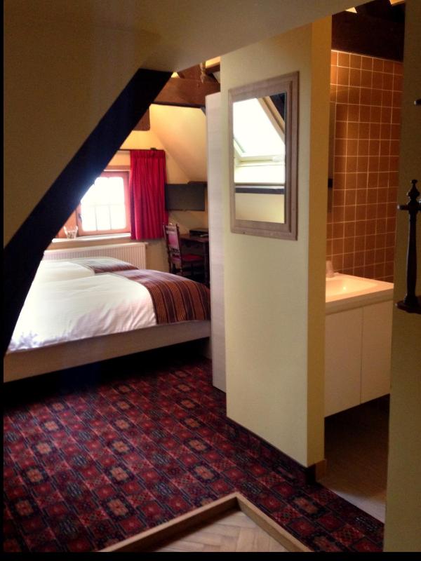 Twin Loft Room image 2