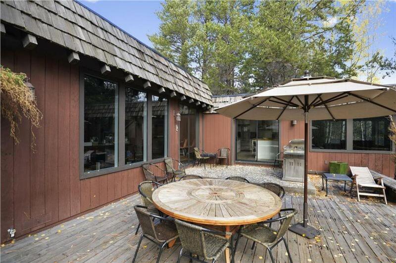 Five-Bedroom House image 1