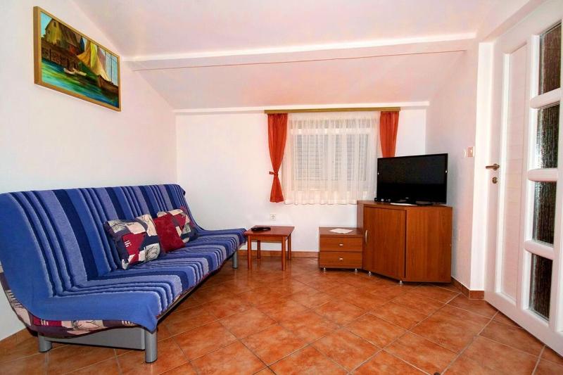 Two-Bedroom Apartment with Balcony and Sea View image 1