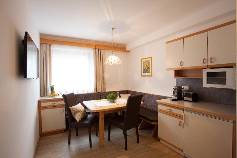 Family Two-Bedroom Apartment with View image 1