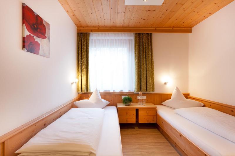 Two-Bedroom Apartment with Mountain View image 4