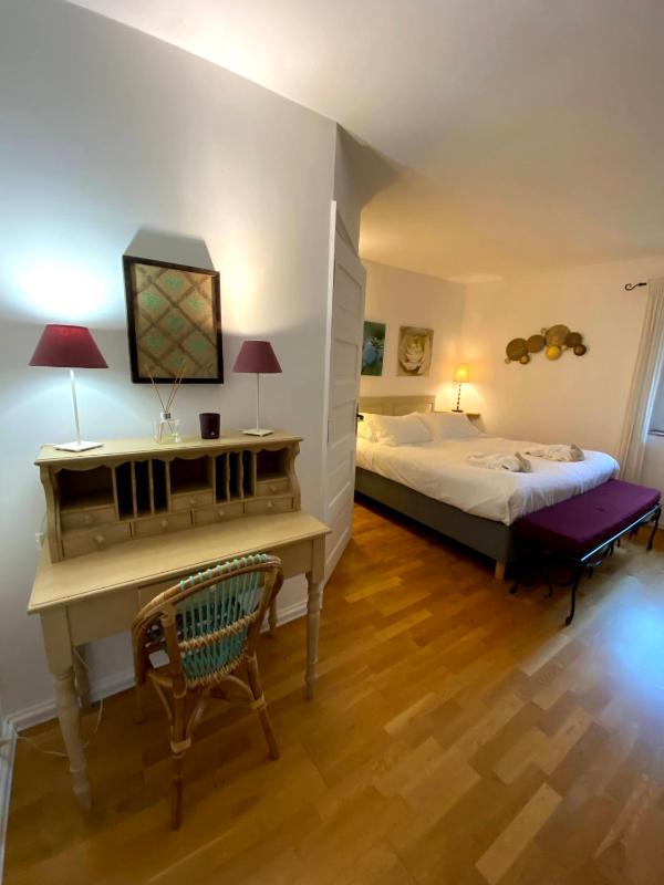 Double Room with Shower image 2