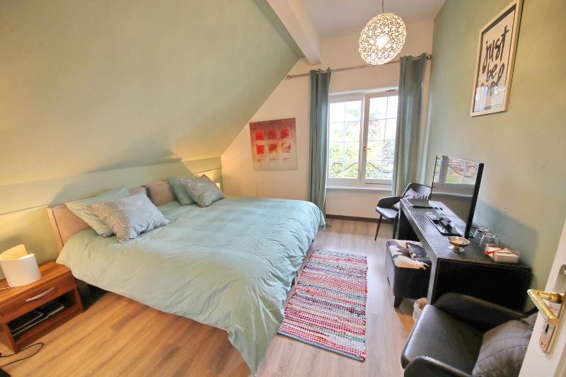 Corseaux Beach | Standard Double or Twin Room with Partial Lake View image 4