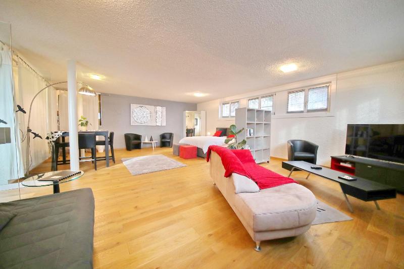 Riviera Beach | Loft with Garden and Lake View image 4