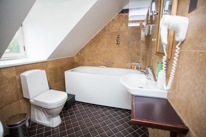 Deluxe Double or Twin Room with free visit to Sauna Center image 4