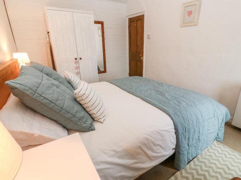Miners Cottage - image 17