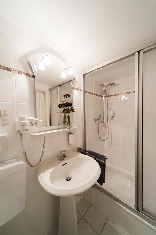 Standard Double Room image 1